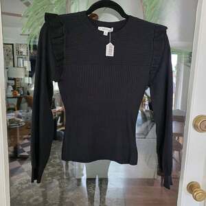 Womans size S Lalavon Ruffle Shoulder Ribbed Sweater  Black